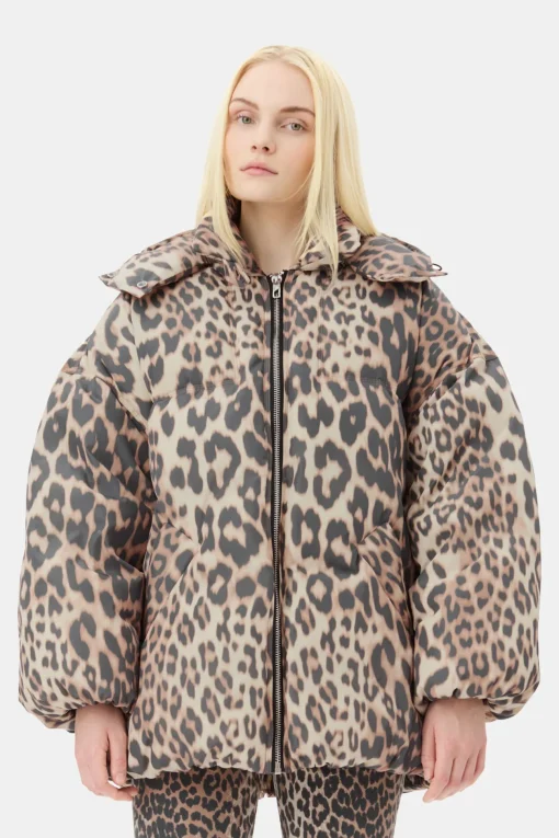 GANNI Trending Now | Plus Size Klær<Leopard Midi Puffer-jakke AlmondMilk